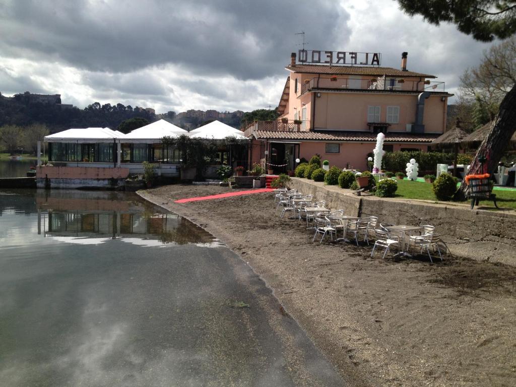 Albergo Ristorante Alfredo Da Persichella Bracciano  Eksteriør billede